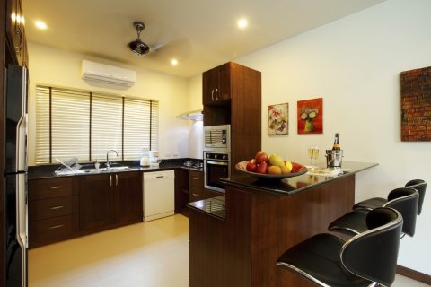 Chalet de 3 dormitorios en Nai Harn Beach, Tailandia № 71525 - foto 9