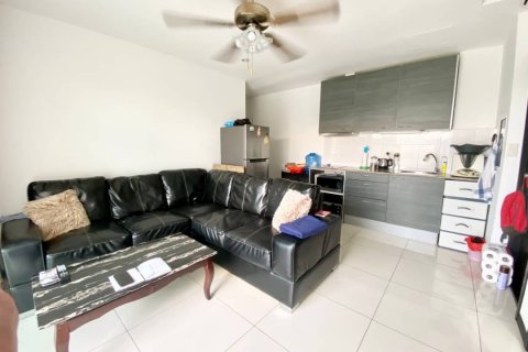 Condominio de 1 dormitorio en Pattaya, Tailandia № 120666 - foto 3
