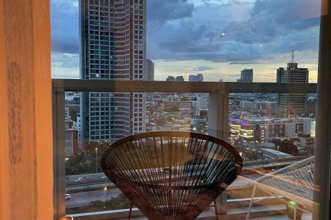 Condominio de 2 dormitorios en Khlong San, Bangkok, Tailandia № 168003 - foto 8