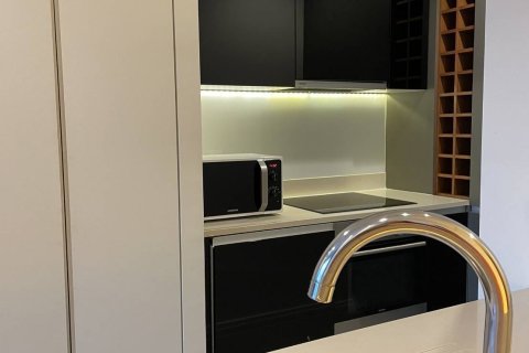 Condominio de 2 dormitorios en Khlong San, Bangkok, Tailandia № 168003 - foto 9
