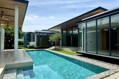 Villa in Bang Tao, Thailand 4 bedrooms № 152425