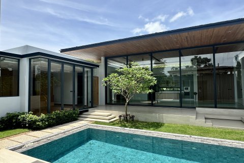 Chalet de 4 dormitorios en Bang Tao, Tailandia № 152425 - foto 2