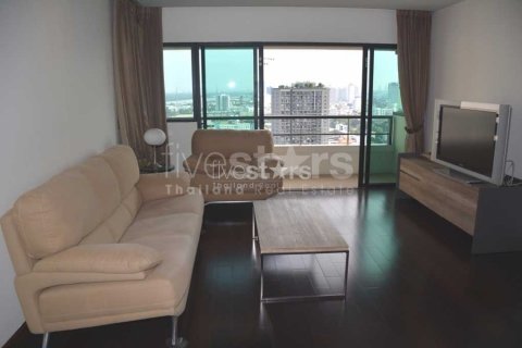 Condominio de 3 dormitorios en Bangkok, Tailandia № 66998 - foto 2
