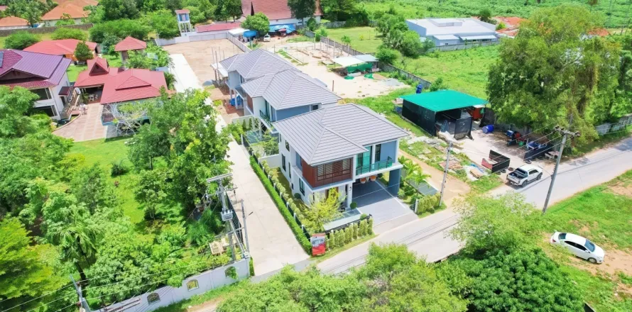 Casa de 4 dormitorios en Pattaya, Tailandia № 155609