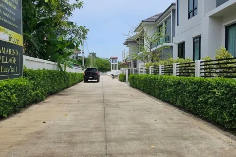 Casa de 4 dormitorios en Pattaya, Tailandia № 155609 - foto 4