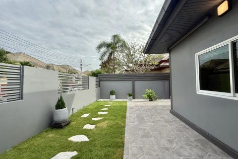 Casa de 3 dormitorios en Pattaya, Tailandia № 155608 - foto 7