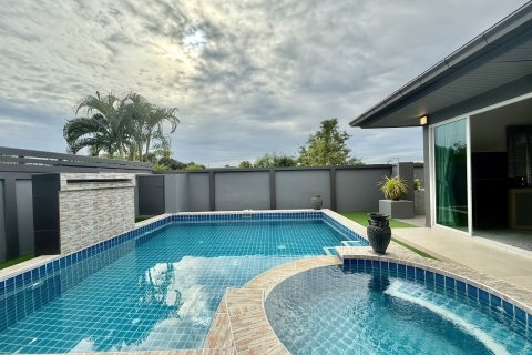 Casa de 3 dormitorios en Pattaya, Tailandia № 155608 - foto 5