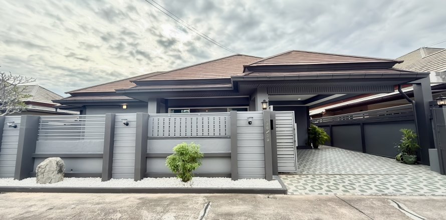 Casa de 3 dormitorios en Pattaya, Tailandia № 155608