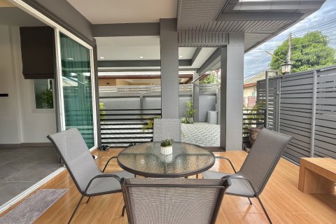Casa de 3 dormitorios en Pattaya, Tailandia № 155608 - foto 13