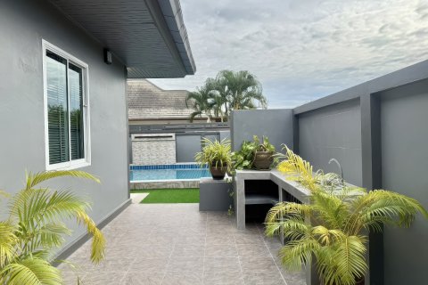 Casa de 3 dormitorios en Pattaya, Tailandia № 155608 - foto 11