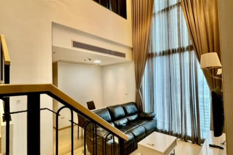 Dúplex de 2 dormitorios en Bangkok, Tailandia № 114094 - foto 2