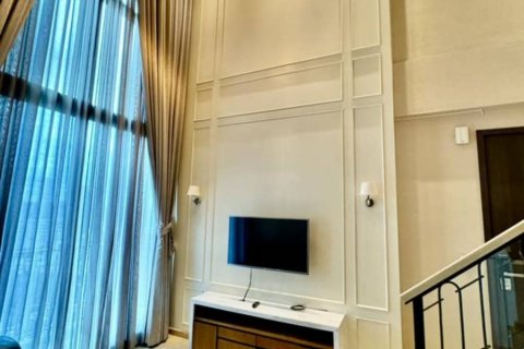 Dúplex de 2 dormitorios en Bangkok, Tailandia № 114094 - foto 3