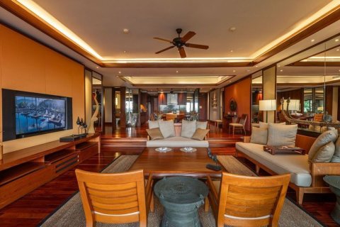 Chalet de 3 dormitorios en Kathu, Tailandia № 148378