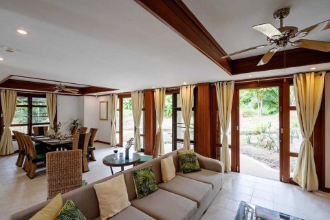 Casa de 4 dormitorios en Ko Samui, Tailandia № 148376 - foto 3