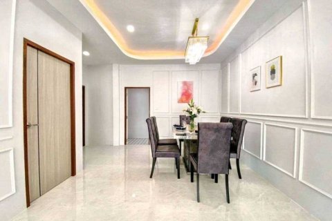 Casa de 3 dormitorios en Pattaya, Tailandia № 120203 - foto 9