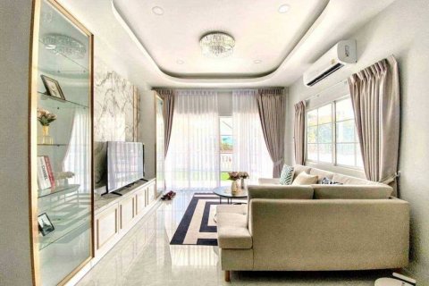 Casa de 3 dormitorios en Pattaya, Tailandia № 120203 - foto 8