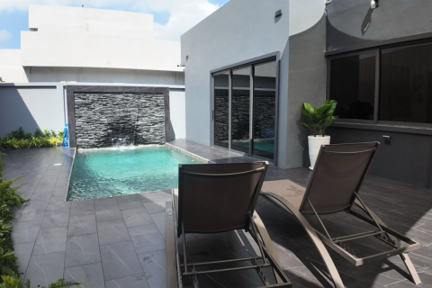 Chalet de 3 dormitorios en Pattaya, Tailandia № 160486 - foto 16