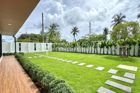 House in Phuket, Thailand 3 bedrooms № 155467 - photo 3