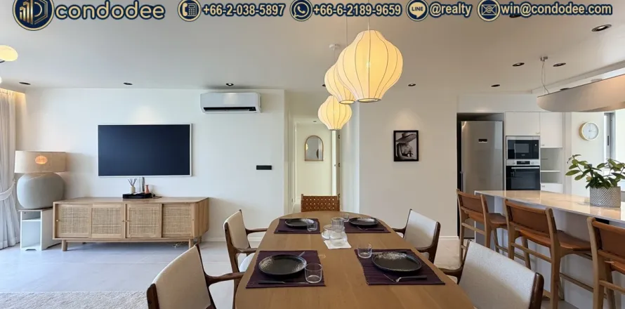Condo in Watthana, Bangkok, Thailand, 3 bedrooms  № 201345