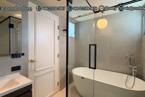 Condo in Watthana, Bangkok, Thailand, 3 bedrooms  № 201345 - photo 15