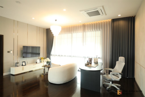 Casa de 5 dormitorios en Bangkok, Tailandia № 190268 - foto 6