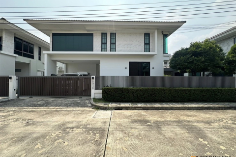 House in Bangkok, Thailand 4 bedrooms № 190267 - photo 8
