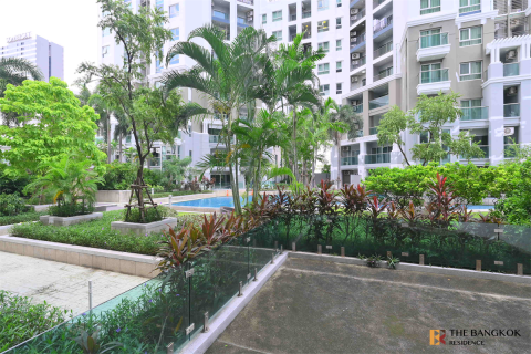 Condo in Bangkok, Thailand, 5 bedrooms  № 184707