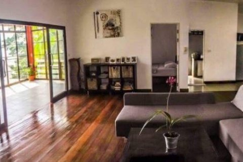 Dúplex de 4 dormitorios en Surat Thani, Tailandia № 135232 - foto 6