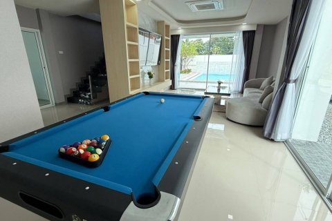 Villa in Pattaya, Thailand 5 Schlafzimmer № 135235 - Foto 6