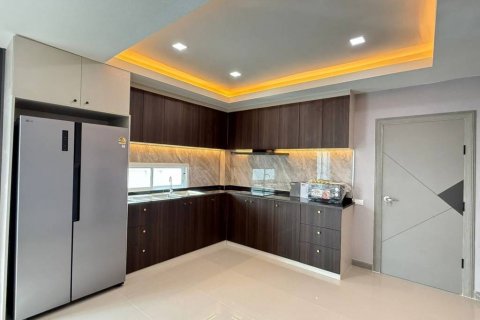Villa in Pattaya, Thailand 5 Schlafzimmer № 135235 - Foto 7