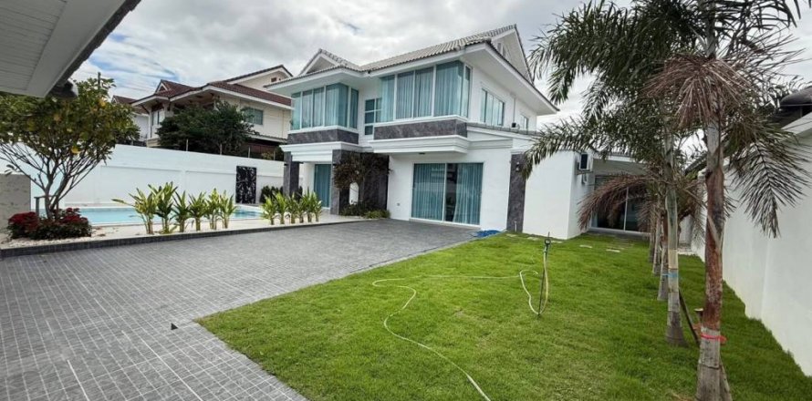 Villa in Pattaya, Thailand 5 Schlafzimmer № 135235
