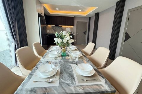 Villa in Pattaya, Thailand 5 Schlafzimmer № 135235 - Foto 8