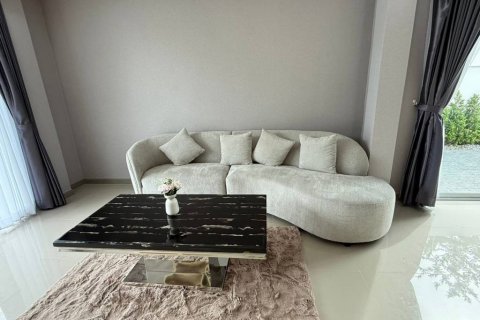 Villa in Pattaya, Thailand 5 Schlafzimmer № 135235 - Foto 4