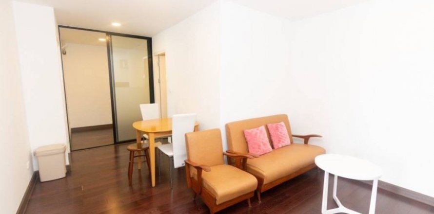 Condominio de 2 dormitorios en Khlong San, Bangkok, Tailandia № 117300