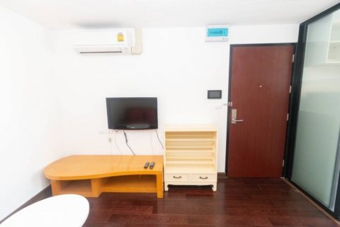 Condominio de 2 dormitorios en Khlong San, Bangkok, Tailandia № 117300 - foto 2