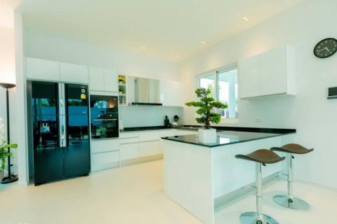 Chalet de 3 dormitorios en Hua Hin, Tailandia № 134494 - foto 8