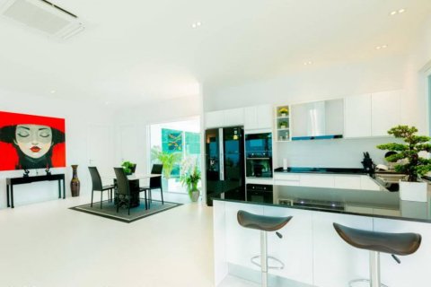 Chalet de 3 dormitorios en Hua Hin, Tailandia № 134494 - foto 7