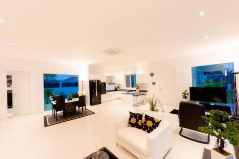 Chalet de 3 dormitorios en Hua Hin, Tailandia № 134494 - foto 5
