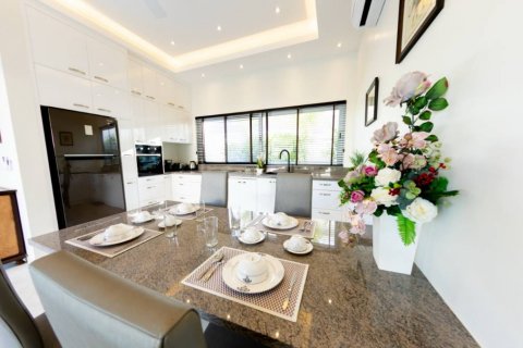 Chalet de 3 dormitorios en Hua Hin, Tailandia № 134491 - foto 6
