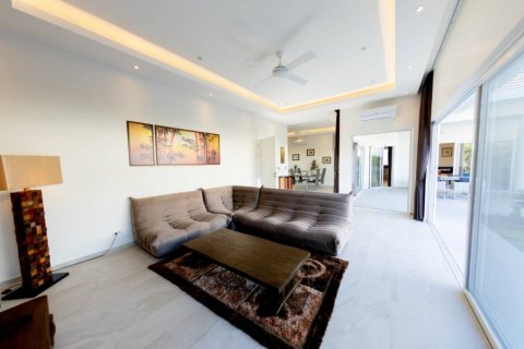 Chalet de 3 dormitorios en Hua Hin, Tailandia № 134491 - foto 3