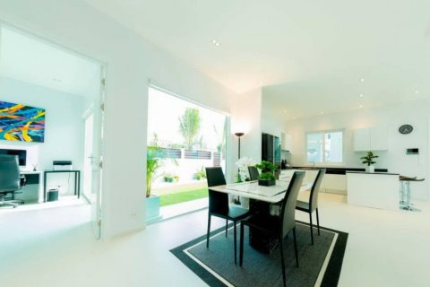 Chalet de 3 dormitorios en Hua Hin, Tailandia № 134489 - foto 6