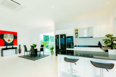 Chalet de 3 dormitorios en Hua Hin, Tailandia № 134489 - foto 8