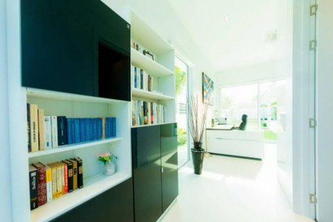 Chalet de 3 dormitorios en Hua Hin, Tailandia № 134489 - foto 9