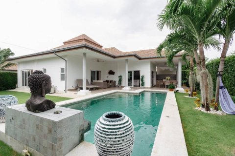 Chalet de 4 dormitorios en Hua Hin, Tailandia № 134490 - foto 2