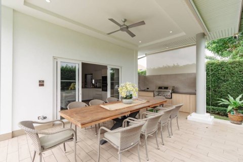 Chalet de 4 dormitorios en Hua Hin, Tailandia № 134490 - foto 8