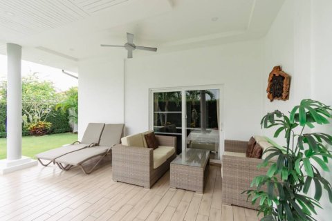 Chalet de 4 dormitorios en Hua Hin, Tailandia № 134490 - foto 6