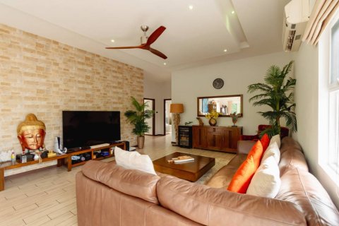 Chalet de 4 dormitorios en Hua Hin, Tailandia № 134490 - foto 9