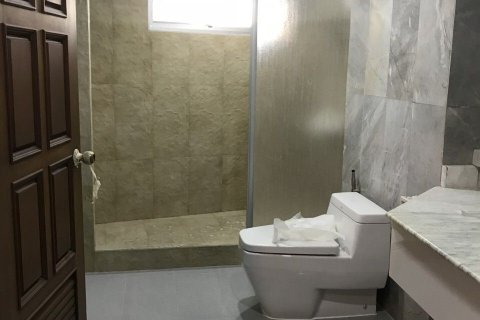 Eigentumswohnung in Watthana, Bangkok, Thailand, 3 Schlafzimmer № 169176 - Foto 15