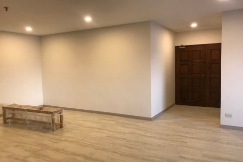 Eigentumswohnung in Watthana, Bangkok, Thailand, 3 Schlafzimmer № 169176 - Foto 9
