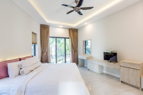 Chalet de 4 dormitorios en Pran Buri, Tailandia № 168575 - foto 17